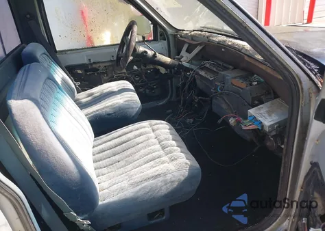 1989 GMC Sierra C1500 из США, поврежденный, VIN 1GTDC14K5KZ548908